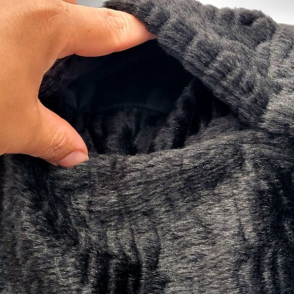 Vtg Reversible Red & Black Quilted Vest With Faux Fur Texture Sleeveless - Picture 12 of 16